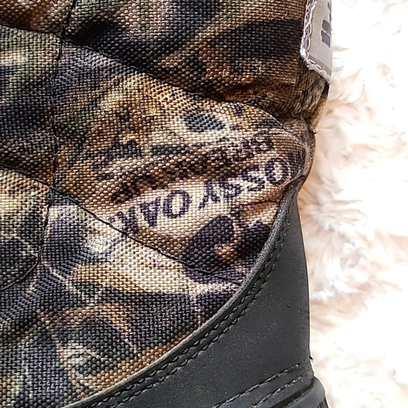Mossy oak winter boots for kids, size 8 - Picture 4 of 6